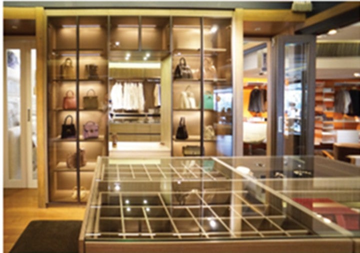 walk-in closet